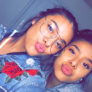 Meet your Posher, Adriana